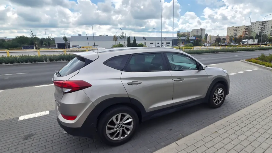 HYUNDAI Tucson -