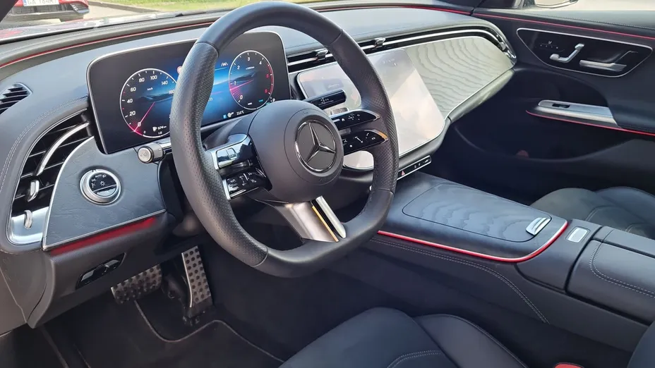 MERCEDES-BENZ E Klasa E 220 d mHEV 4-Matic AMG 9G-Tronic