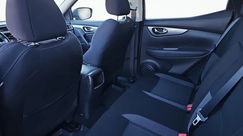 NISSAN Qashqai Qashqai 1.3 DIG-T N-Connecta DCT