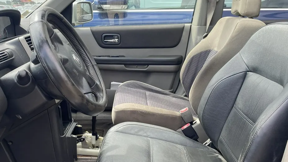 NISSAN X-Trail -