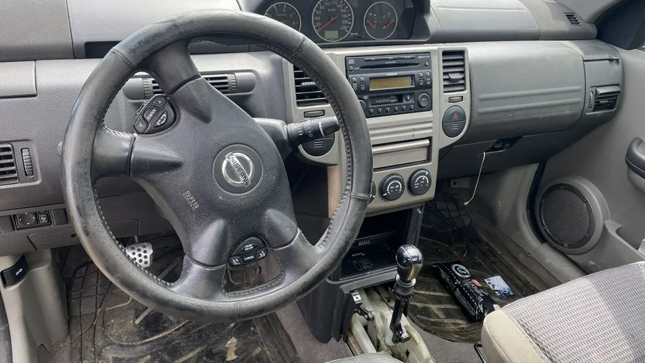 NISSAN X-Trail -