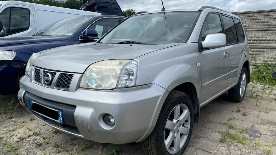 NISSAN X-Trail -