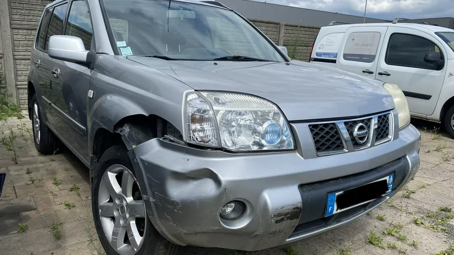 NISSAN X-Trail -
