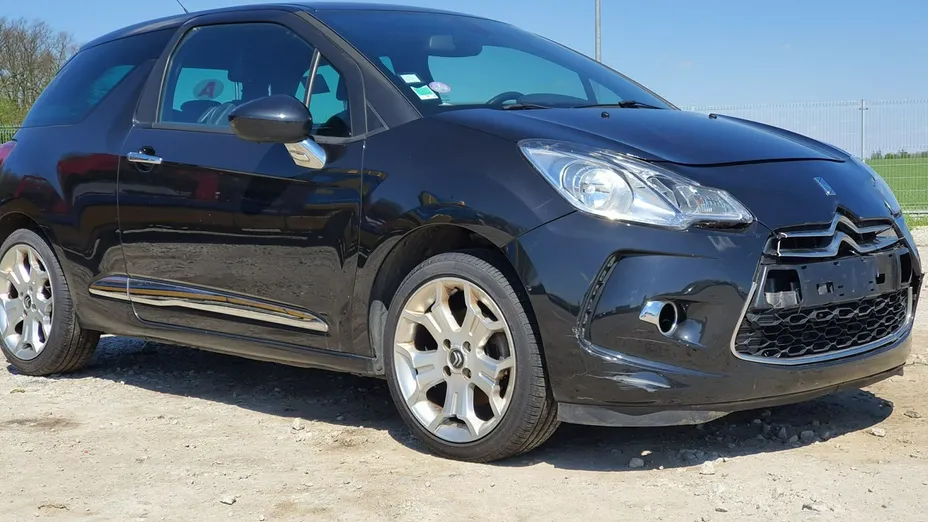 CITROEN DS3 -
