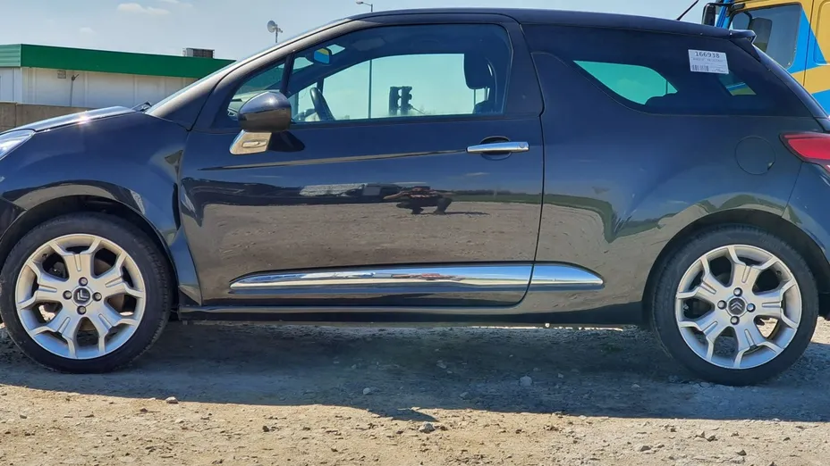 CITROEN DS3 -
