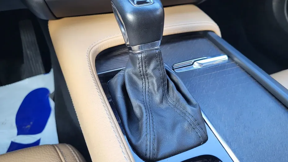 VOLVO V90 -