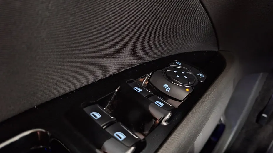 FORD Mondeo Mondeo 2.0 Hybrid Trend