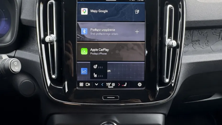 VOLVO XC40 XC40 73kWh Recharge Plus aut