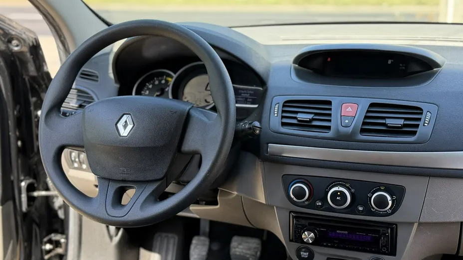 RENAULT Megane -
