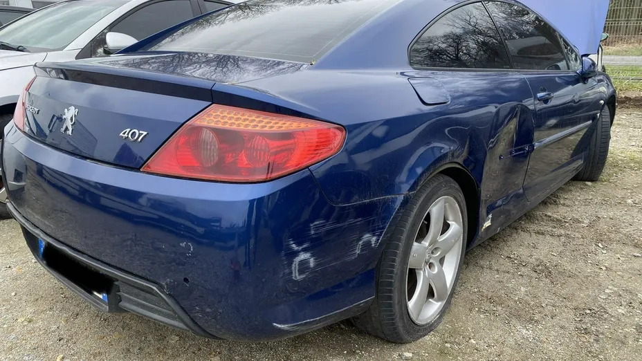 PEUGEOT 407 -