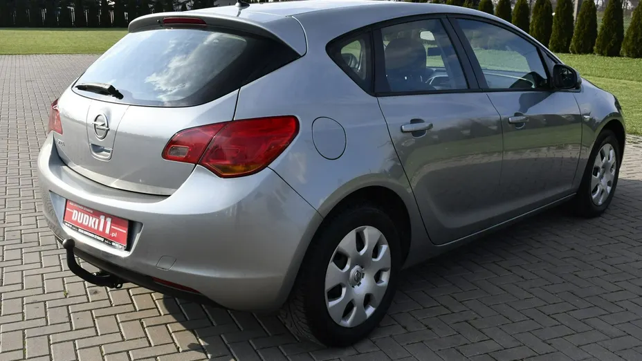 OPEL Astra -