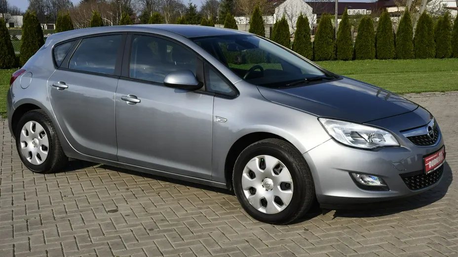 OPEL Astra -
