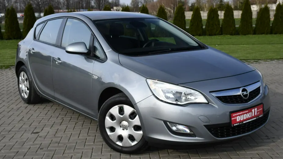 OPEL Astra -