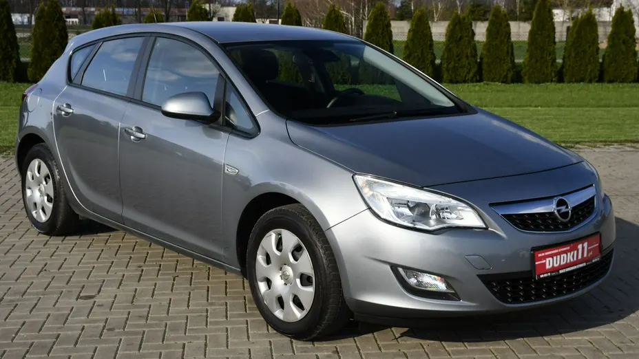 OPEL Astra -