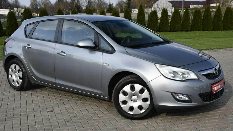 OPEL Astra -