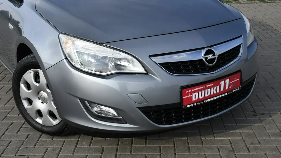 OPEL Astra -