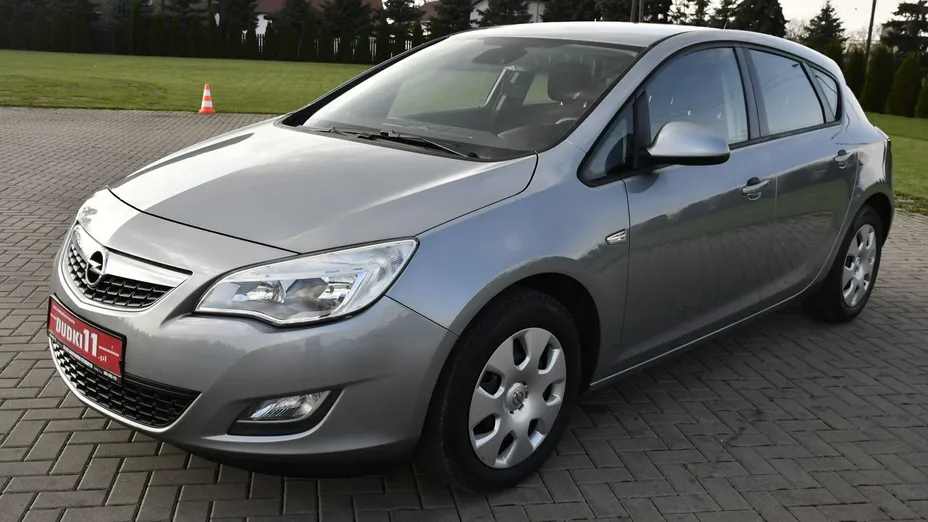 OPEL Astra -