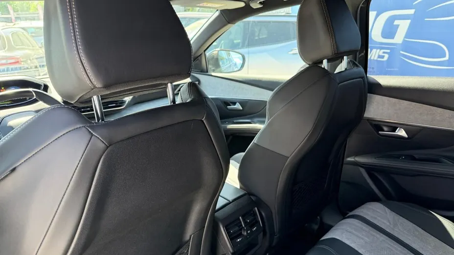 PEUGEOT 3008 -