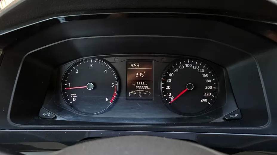 VOLKSWAGEN Transporter -