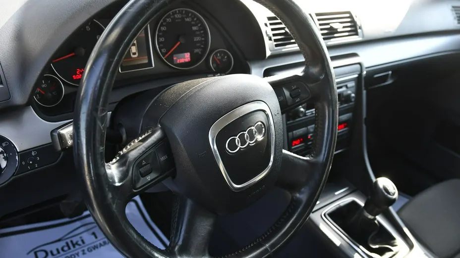 AUDI A4 -