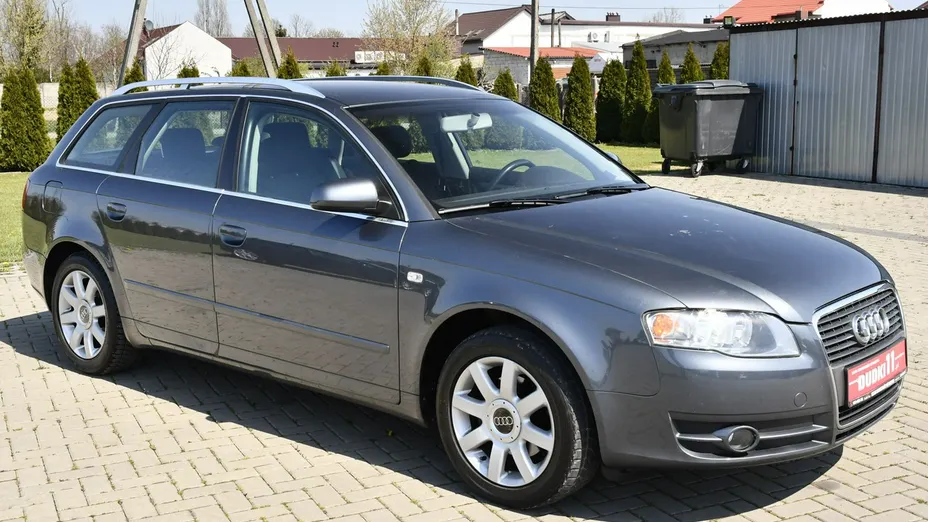 AUDI A4 -