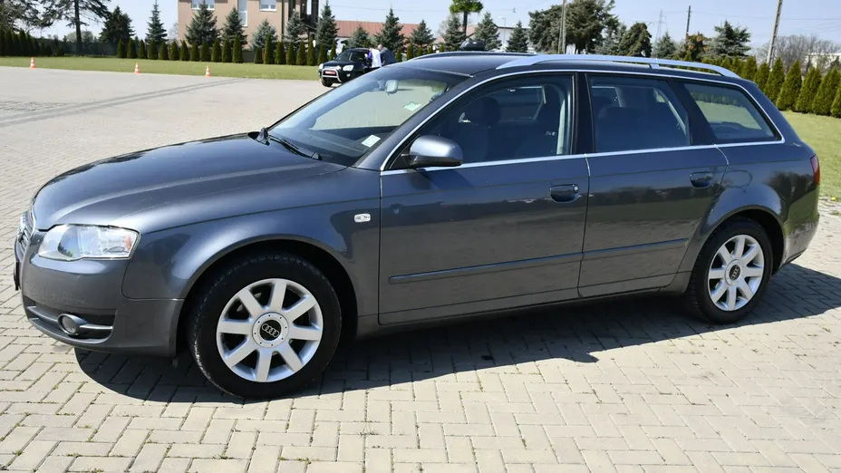 AUDI A4 -