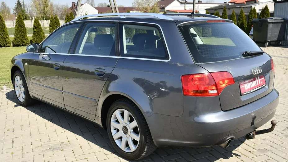 AUDI A4 -