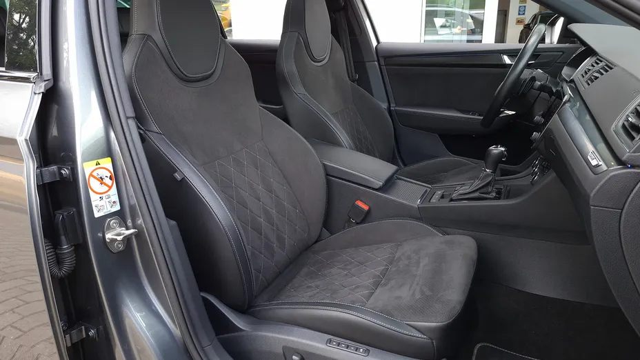 SKODA Superb Superb 2.0 TDI SCR 4x4 Sportline DSG