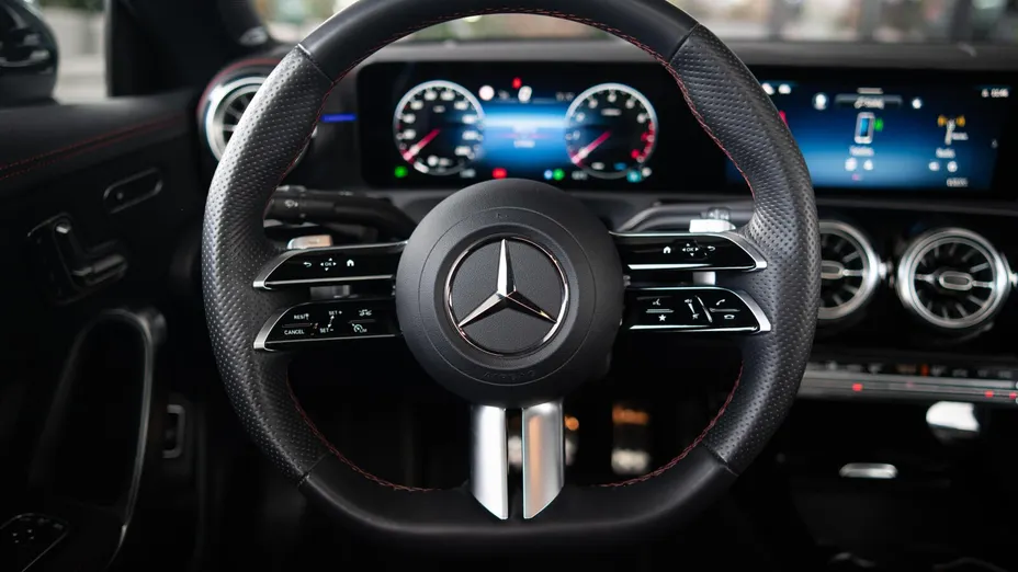 MERCEDES-BENZ CLA CLA 220 mHEV 4-Matic AMG Line 8G-DCT