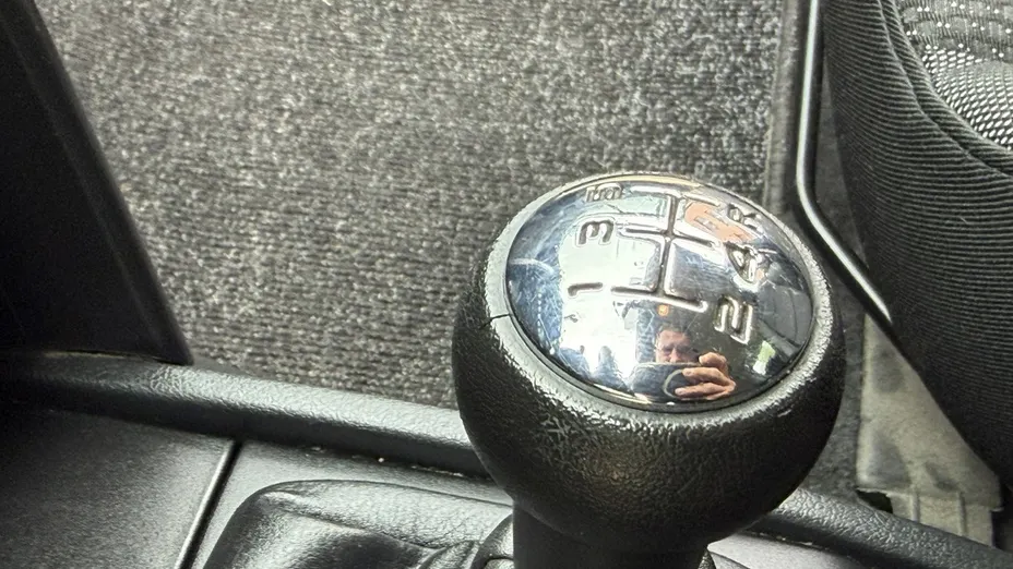 PEUGEOT 207 -