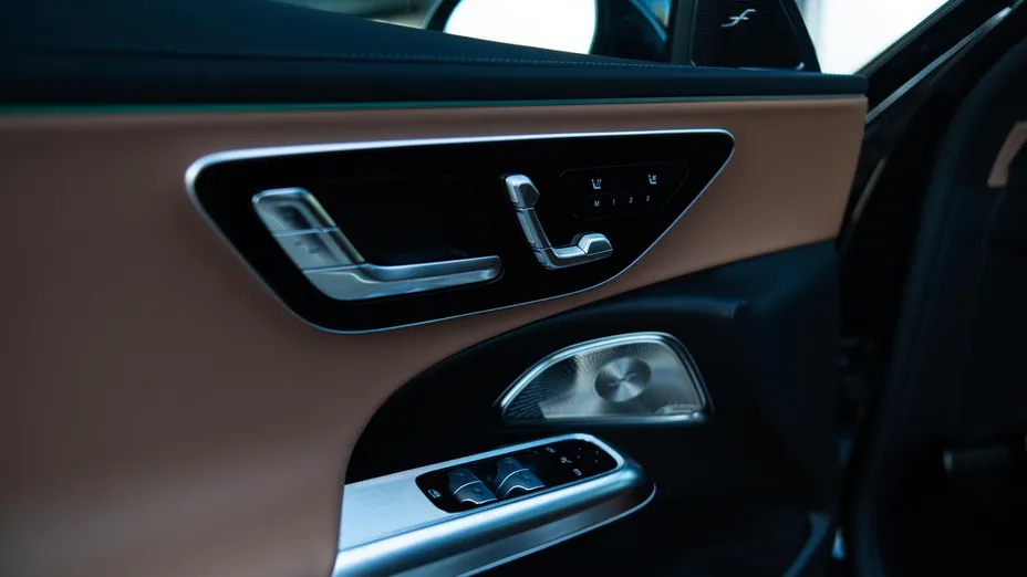 MERCEDES-BENZ E Klasa E 220 d mHEV 4-Matic AMG 9G-Tronic