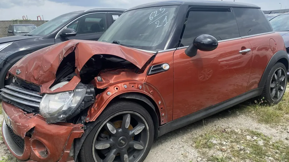 MINI Cooper -