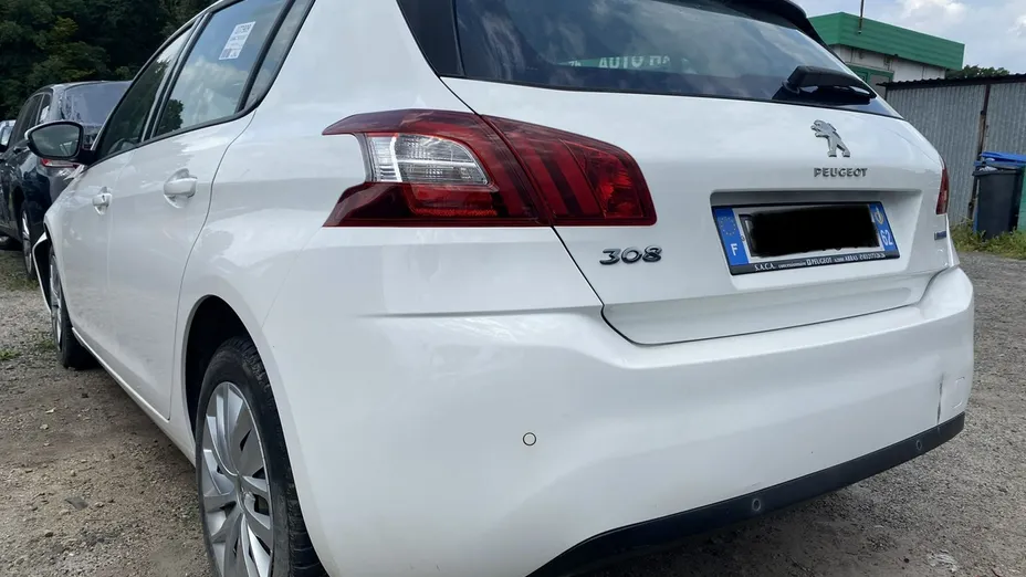 PEUGEOT 308 -