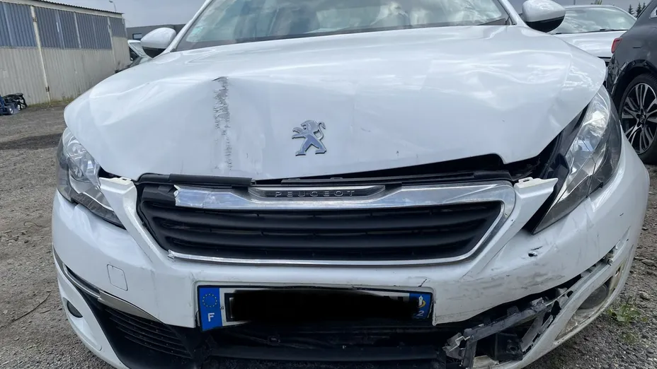 PEUGEOT 308 -