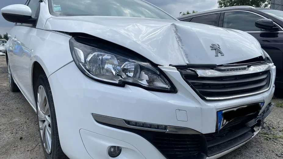PEUGEOT 308 -