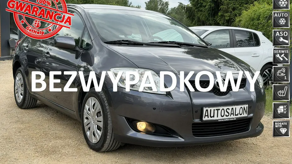 TOYOTA Auris -