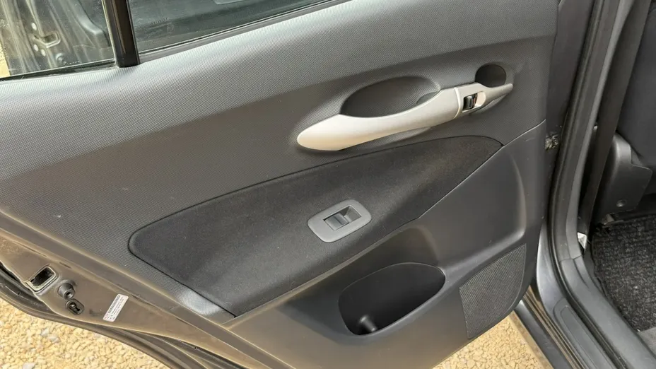 TOYOTA Auris -