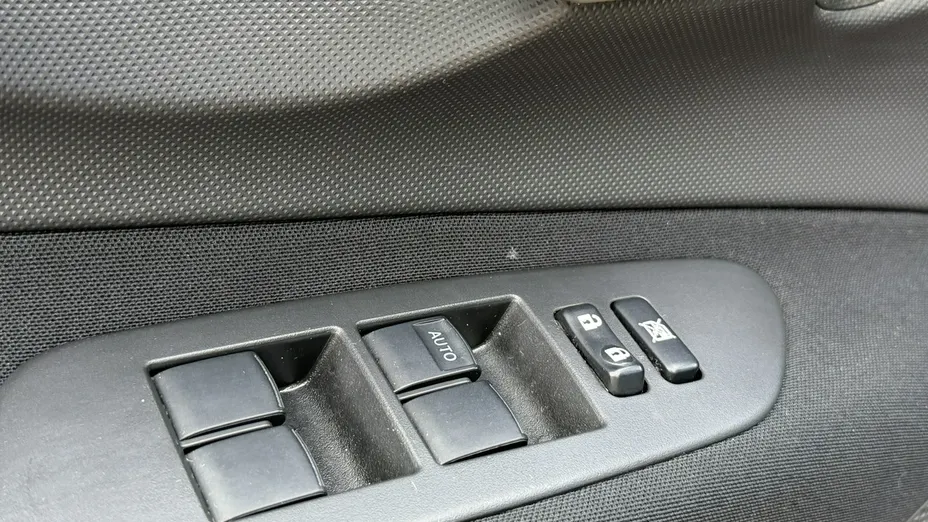 TOYOTA Auris -
