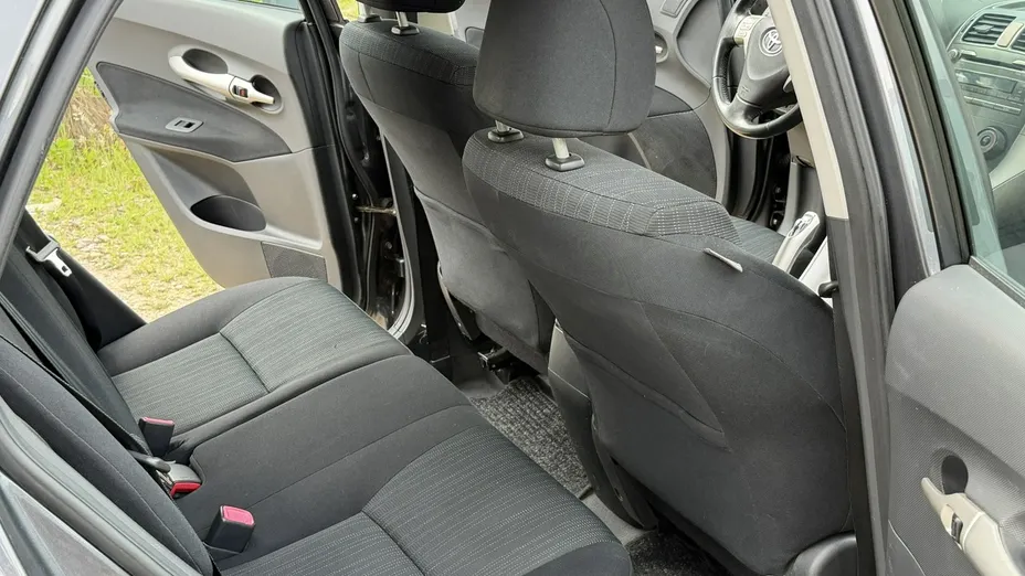 TOYOTA Auris -
