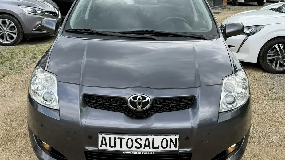 TOYOTA Auris -