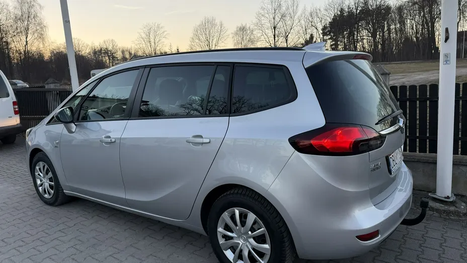 OPEL Zafira -