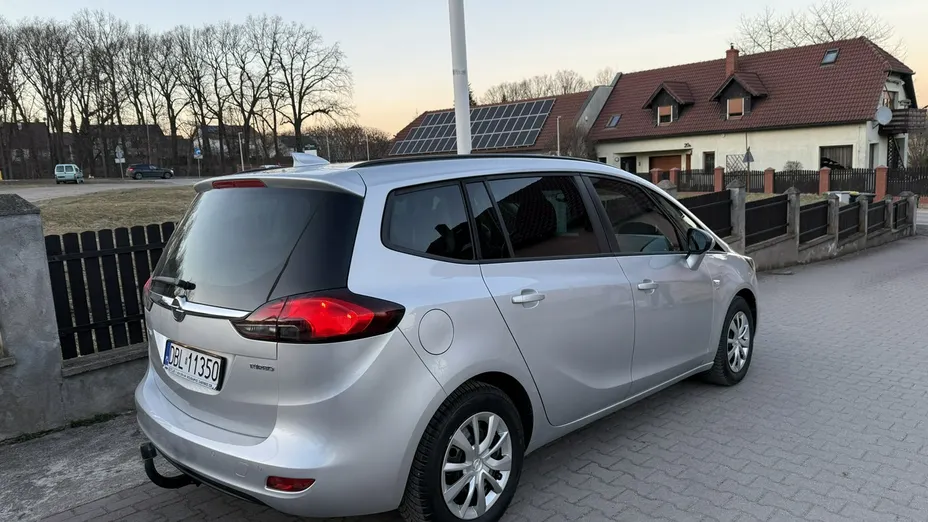 OPEL Zafira -