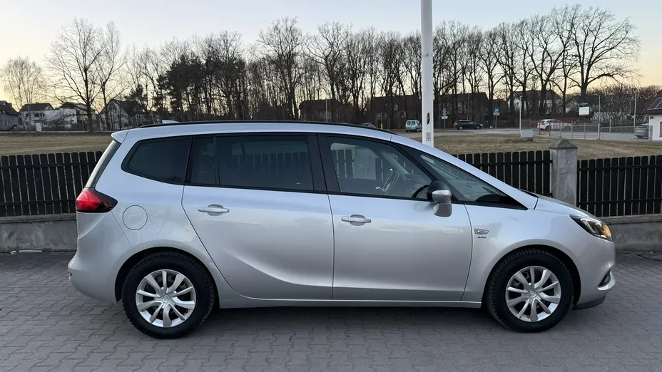 OPEL Zafira -