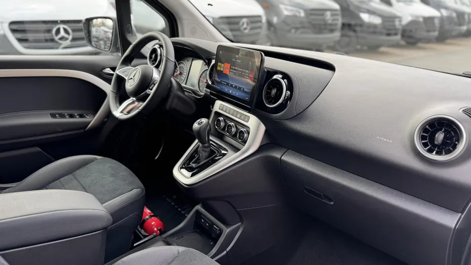 MERCEDES-BENZ T klasa T 180 Progressive aut Nowy