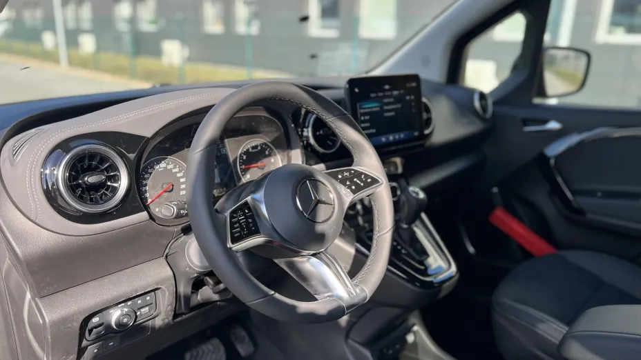 MERCEDES-BENZ T klasa T 180 Progressive (ekstra dł) aut Nowy