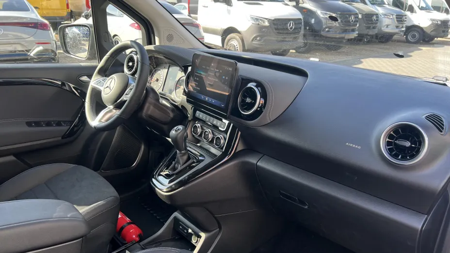 MERCEDES-BENZ T klasa T 180 Progressive (ekstra dł) aut Nowy