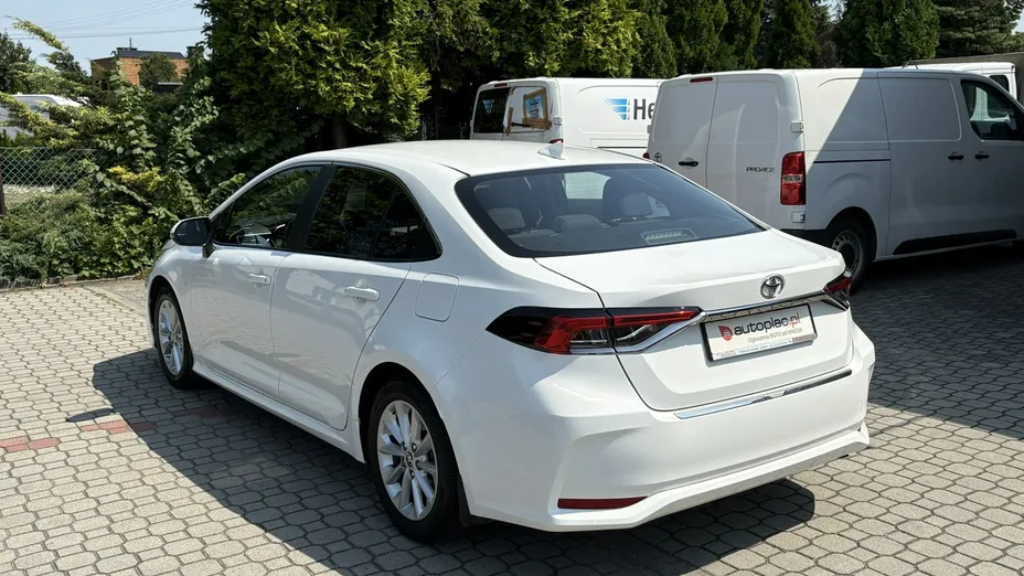 TOYOTA Corolla -