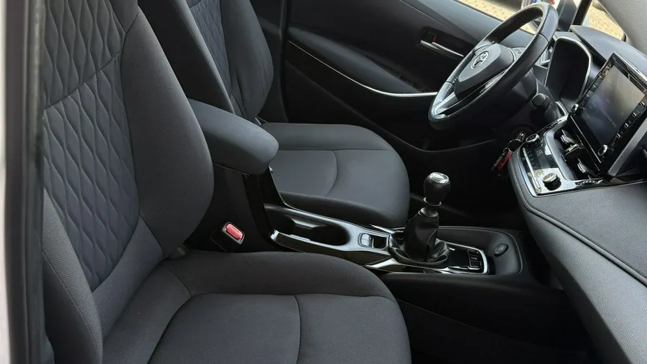 TOYOTA Corolla -