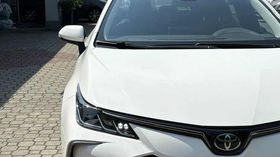 TOYOTA Corolla -