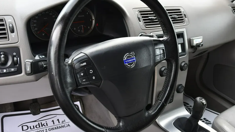 VOLVO V50 -